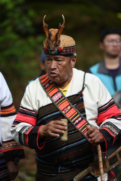 桃山部落陳榮爵頭目以泰雅傳統儀式為Ziman 祝禱祈福